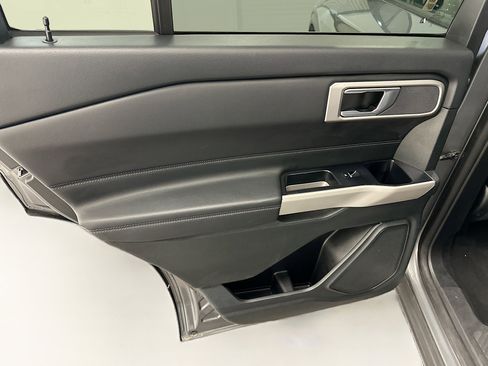 Used 2024 Ford Explorer XLT w/ Equipment Group 202A image 27