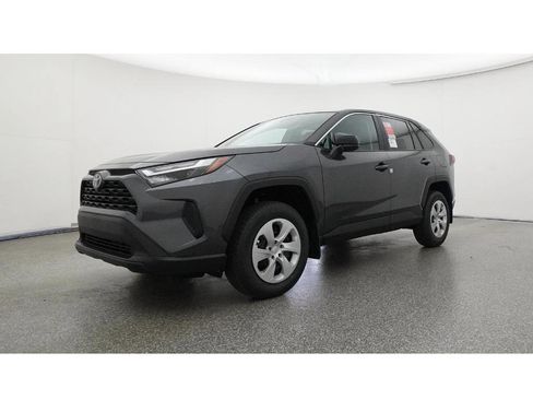 Used 2025 Toyota RAV4 LE FWD image 17