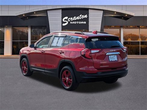 Used 2023 GMC Terrain SLE w/ Driver Convenience Package image 3