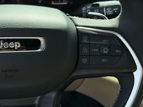 New 2026 Jeep Grand Cherokee L Limited AWD/4WD image 30