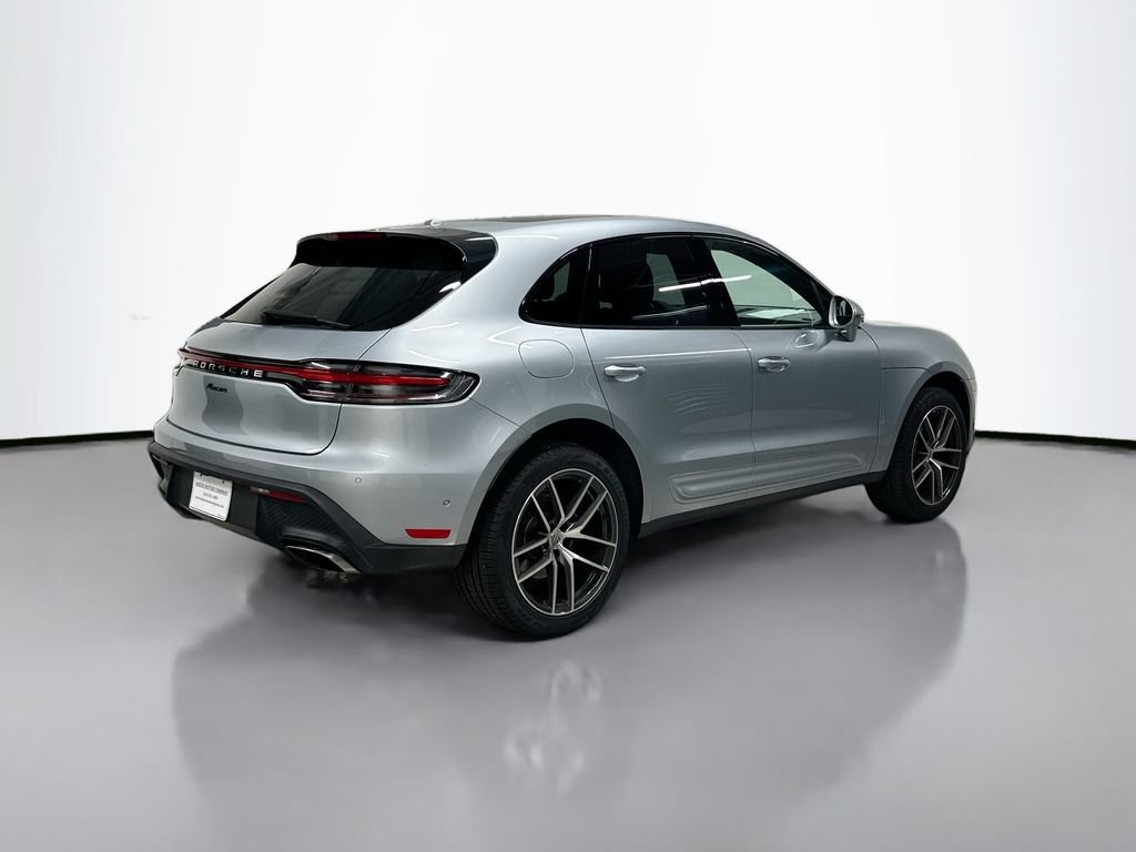 Certified 2025 Porsche Macan AWD/4WD image 9