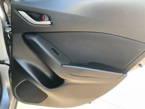 Used 2016 MAZDA MAZDA3 i Sport w/ Preferred Equipment Package FWD image 23