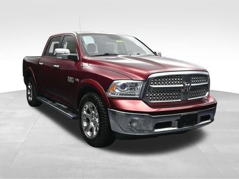 Used 2017 RAM 1500 Laramie w/ Convenience Group AWD/4WD image 7