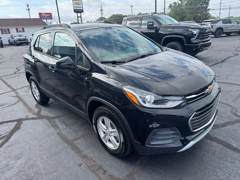 Used 2022 Chevrolet Trax LT w/ Driver Confidence Package AWD/4WD image 10
