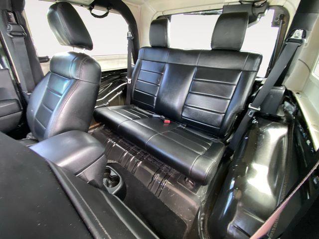 Used 2012 Jeep Wrangler Rubicon w/ Dual Top Group AWD/4WD image 13