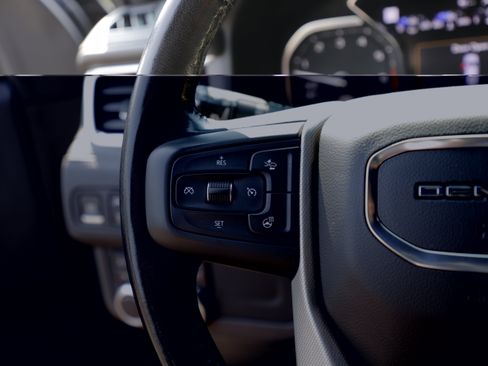 Used 2021 GMC Yukon Denali w/ Denali Premium Package AWD/4WD image 22