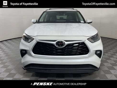 Certified 2025 Toyota Highlander XLE image 19