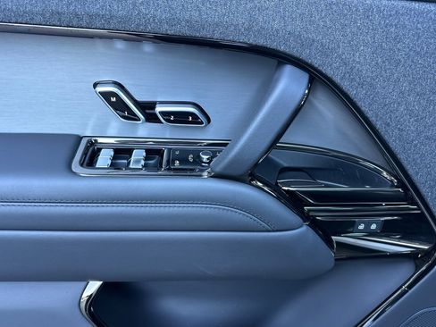 Used 2023 Land Rover Range Rover Sport SE Dynamic image 10