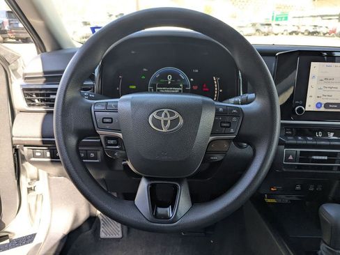 Used 2025 Toyota Camry LE image 17