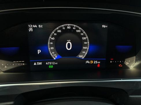 Used 2022 Volkswagen Tiguan SE w/ Panoramic Sunroof Package AWD/4WD image 16