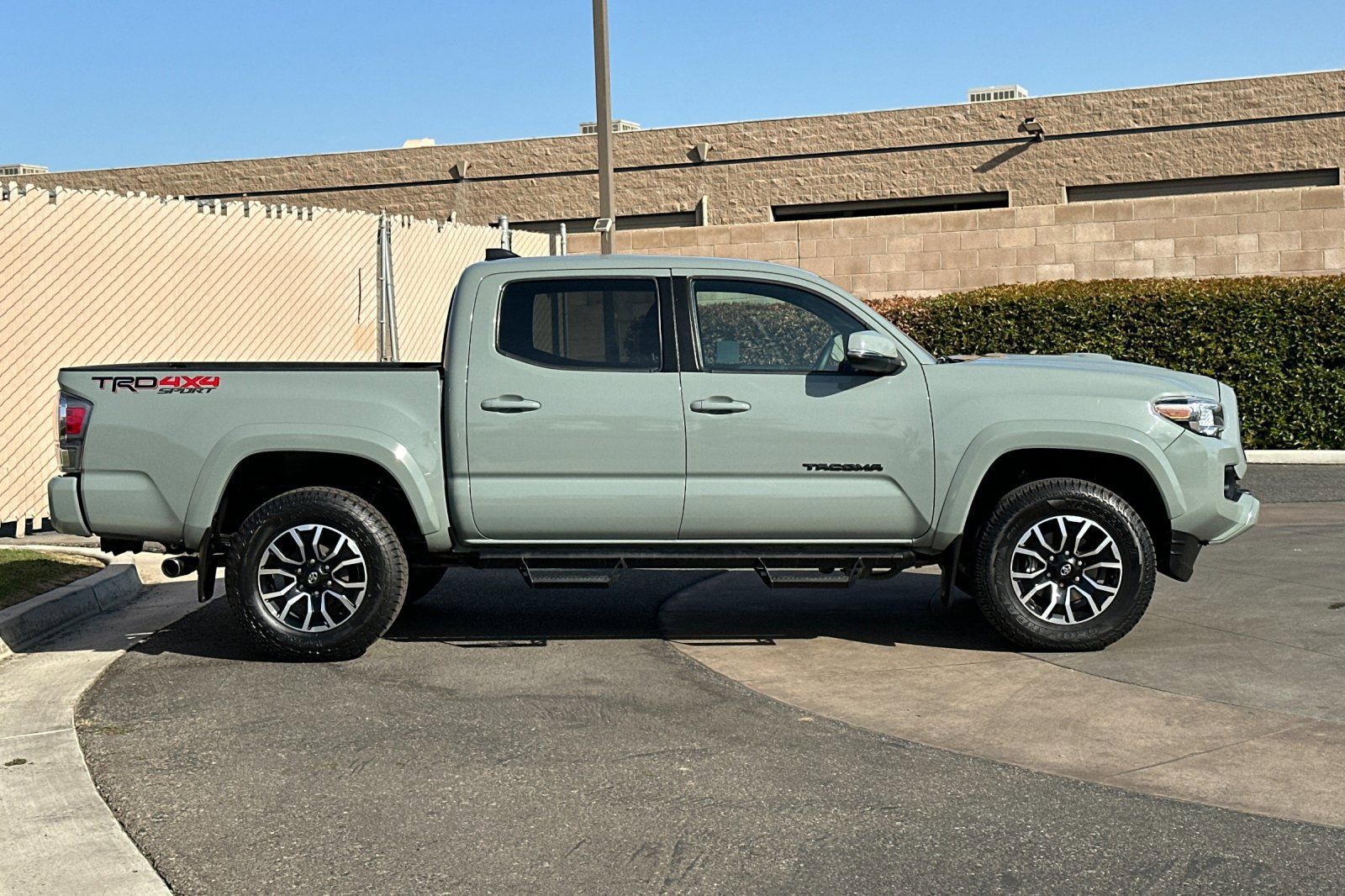 Used 2023 Toyota Tacoma TRD Sport AWD/4WD image 3