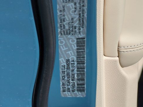 New 2026 Jeep Grand Cherokee L Limited w/ Limited Altitude Package AWD/4WD image 25