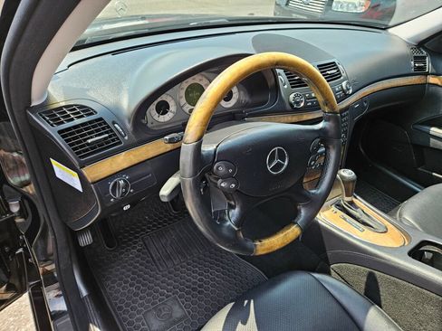 Used 2008 Mercedes-Benz E 350 4MATIC Sedan image 16