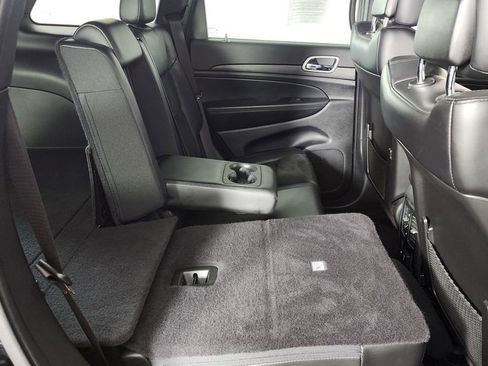 Used 2022 Jeep Grand Cherokee Laredo X image 30