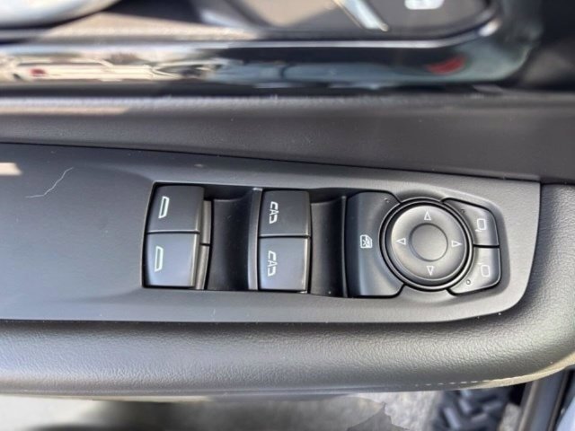 Used 2025 Chevrolet Suburban Z71 AWD/4WD image 9