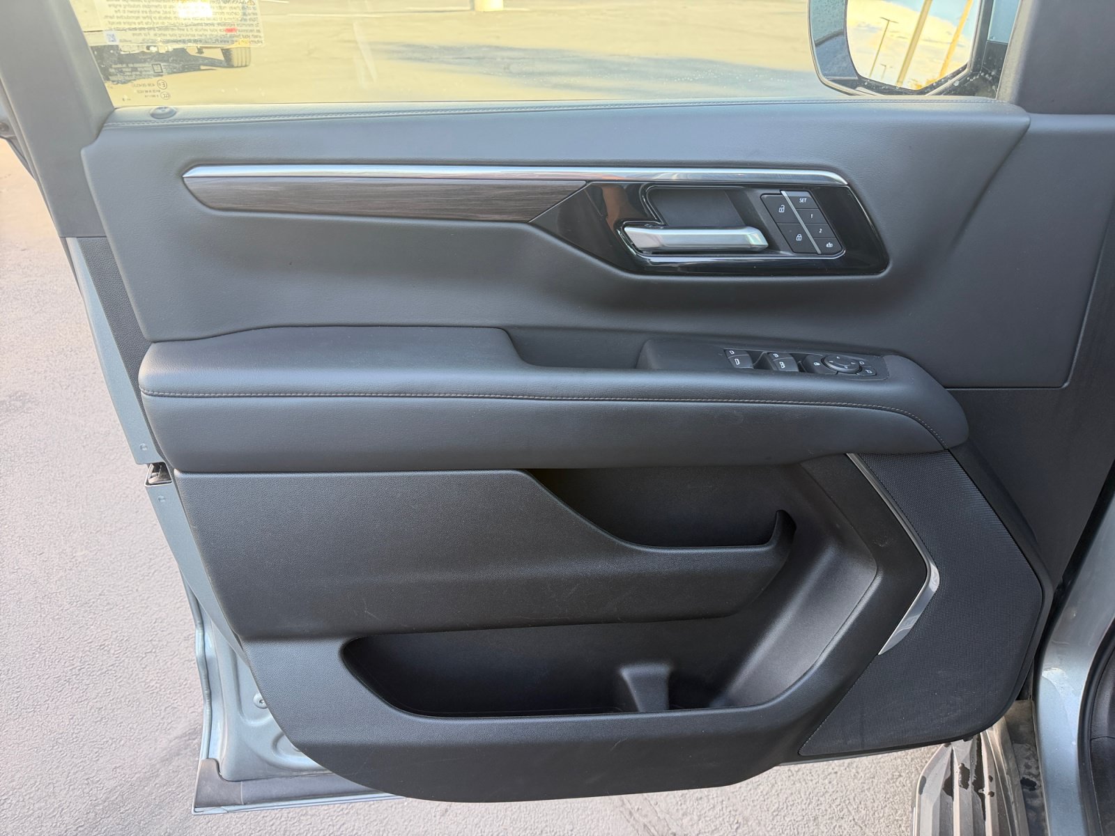Certified 2025 Chevrolet Tahoe LT AWD/4WD image 13