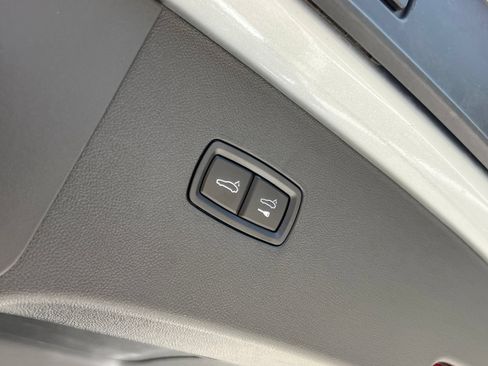 Certified 2024 Porsche Cayenne Coupe AWD/4WD image 22