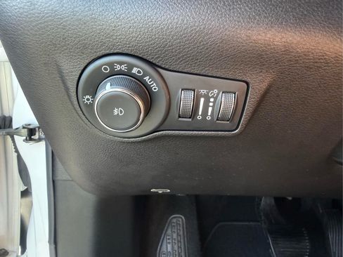 Used 2025 Jeep Compass Limited AWD/4WD image 21