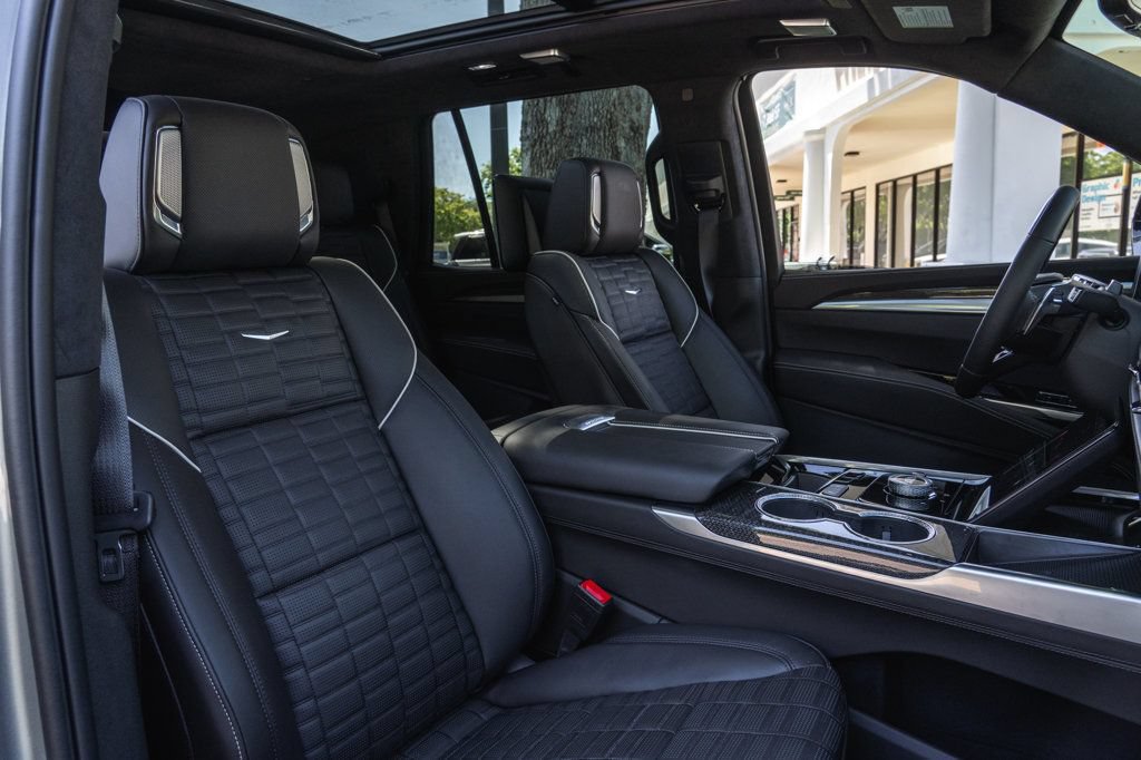 Used 2026 Cadillac Escalade V w/ LPO, ONYX Package AWD/4WD image 26
