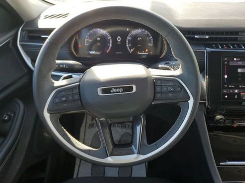 Used 2023 Jeep Grand Cherokee L Laredo AWD/4WD image 18