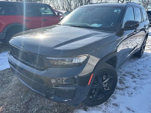 Used 2024 Jeep Grand Cherokee L Limited w/ Black Appearance Package image 2