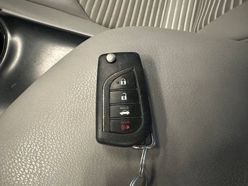 Used 2020 Toyota Camry SE FWD image 17