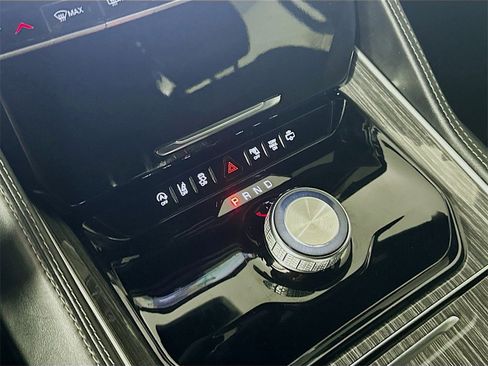 Used 2022 Jeep Wagoneer Series III w/ Flexible Seating Group image 16