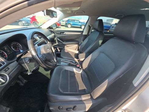 Used 2014 Volkswagen Passat 1.8T SE FWD image 9