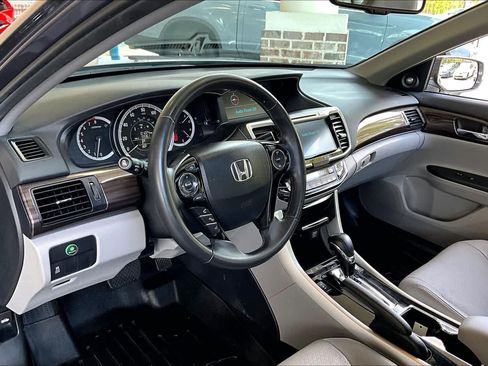 Used 2017 Honda Accord EX-L image 18