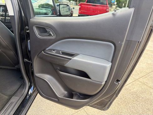 Used 2015 Chevrolet Colorado Z71 AWD/4WD image 31