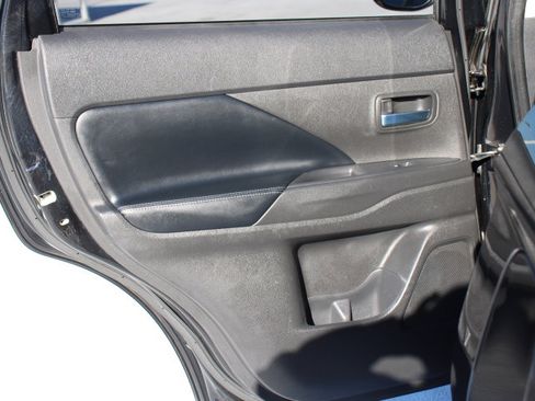 Used 2019 Mitsubishi Outlander SEL image 13