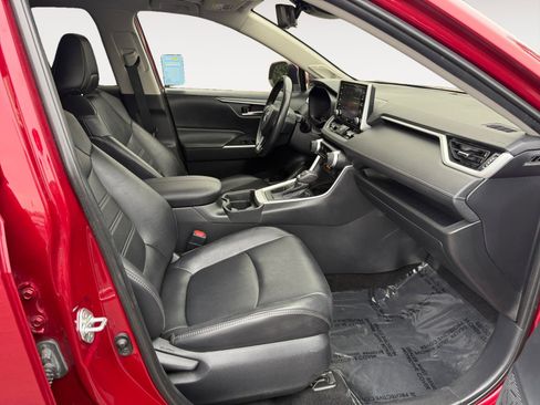 Used 2019 Toyota RAV4 XLE Premium w/ Advanced Technology Package image 19