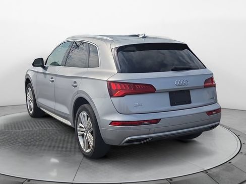Used 2019 Audi Q5 Premium w/ Premium Plus Package AWD/4WD image 3