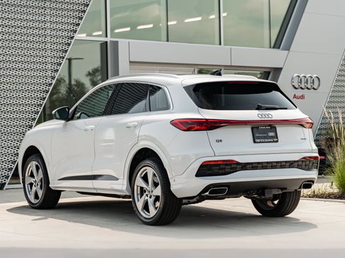 Certified 2025 Audi Q5 Premium w/ Premium Plus AWD/4WD image 5