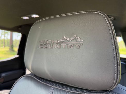 Used 2021 Chevrolet Silverado 1500 High Country w/ Technology Package AWD/4WD image 14