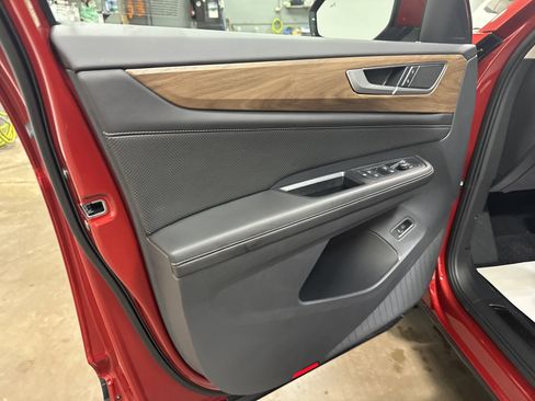 New 2025 Volkswagen Atlas SE image 14