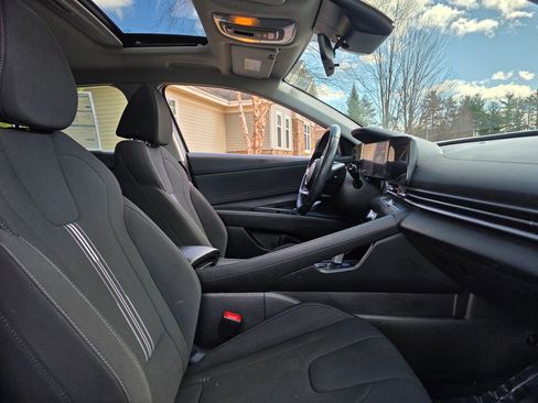 Used 2024 Hyundai Elantra SEL w/ Convenience Package image 26