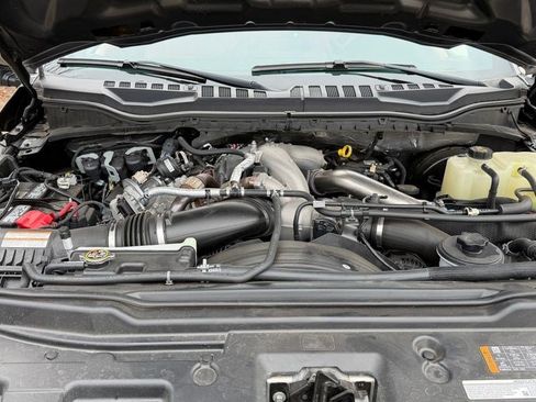 Used 2022 Ford F250 Lariat w/ Black Appearance Package AWD/4WD image 26