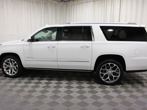 Used 2019 GMC Yukon XL Denali w/ Denali Ultimate Package AWD/4WD image 36