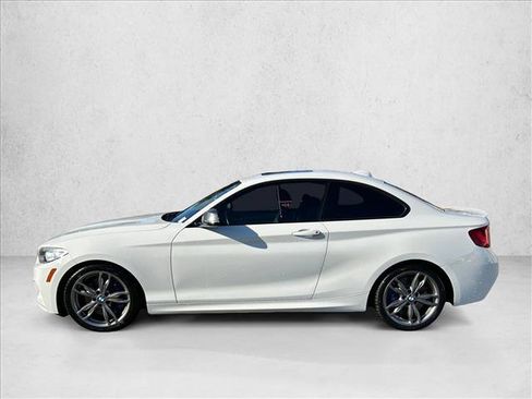 Used 2016 BMW M235i Coupe image 8