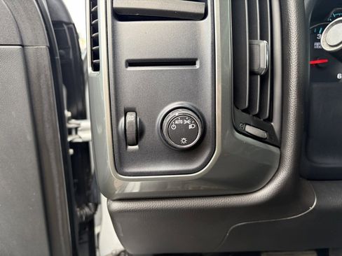 Used 2018 Chevrolet Silverado 1500 LT image 16