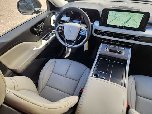 New 2026 Lincoln Aviator AWD w/ Jet Appearance Package image 10