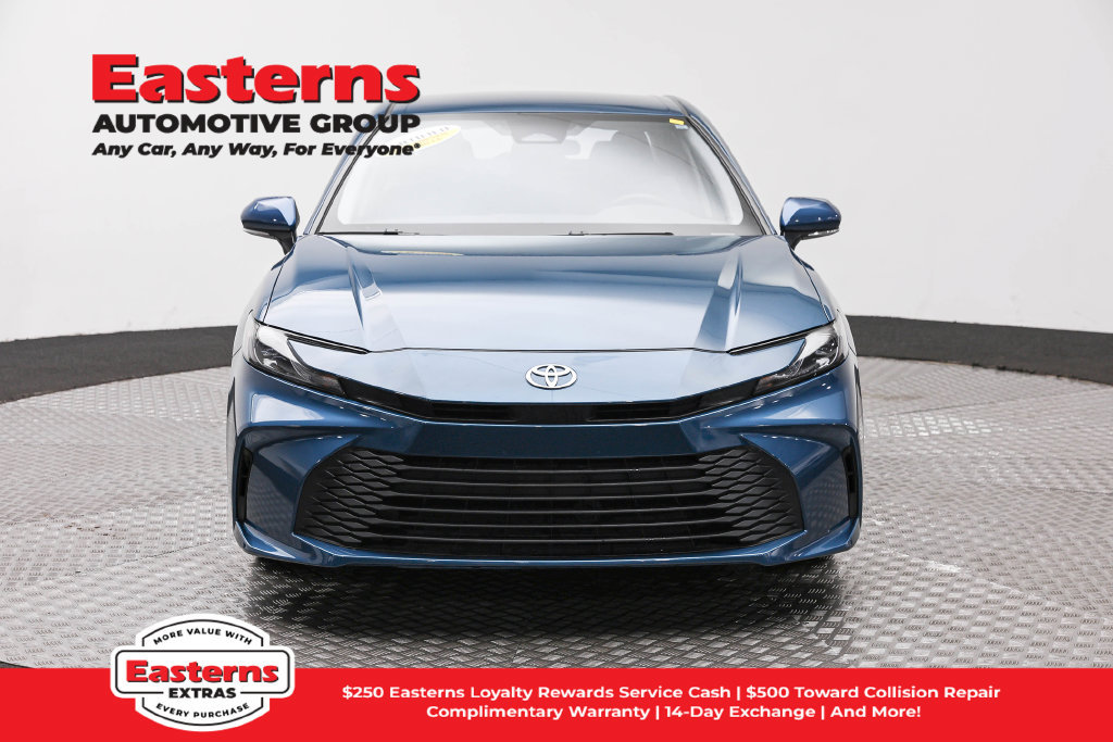 Used 2025 Toyota Camry LE FWD image 3