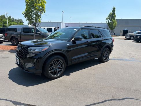 Used 2025 Ford Explorer ST-Line w/ Premium Package AWD/4WD image 1