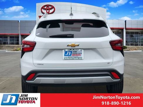 Used 2025 Chevrolet Trax LT w/ Driver Confidence Package FWD image 7