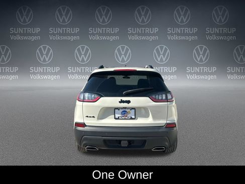 Used 2019 Jeep Cherokee Latitude Plus AWD/4WD image 5