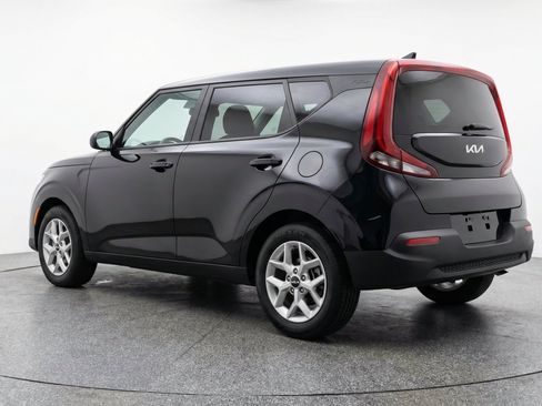 Used 2025 Kia Soul LX w/ LX Technology Package FWD image 6