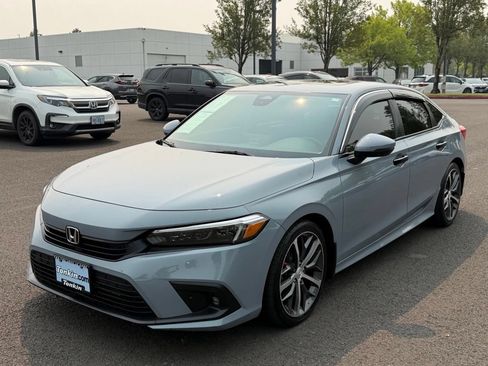 Used 2022 Honda Civic Touring image 4