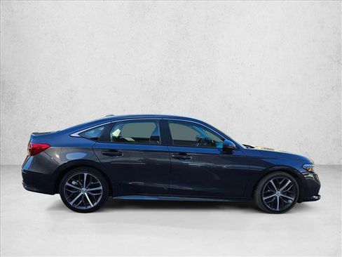 Used 2023 Honda Civic Touring image 4