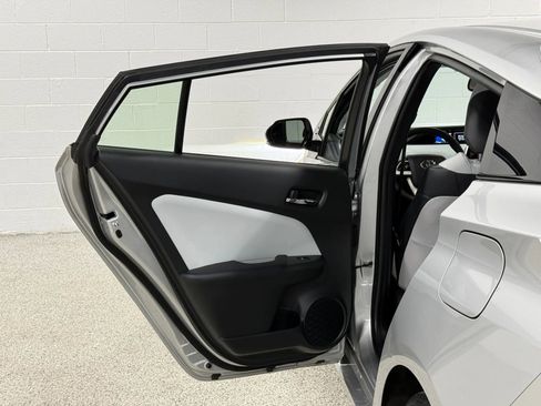 Used 2017 Toyota Prius Four w/ Premium Convenience Package image 57